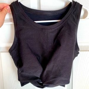 Medium Aerie Crop Top Black